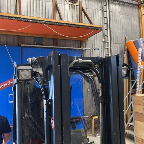 704183-18 Counterbalance truck Linde E20PHL-01 - 2008