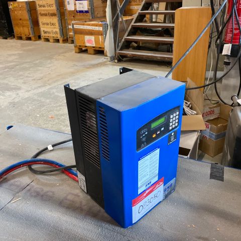 704183-19 Counterbalance truck Linde E20PHL-01 - 2008