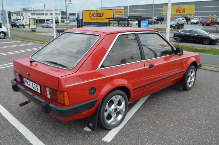 692321-2 Ford Escort 3-door 1.6 Manual, 65hp, 1986
