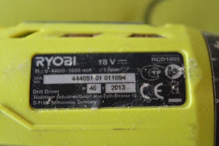 704258-6 2x Screwdriver - Ryobi RCD-1802 & 3x charging docks