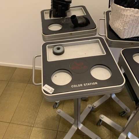 699140-4 Hair coloring trolleys 6pcs and various color mixing equipment