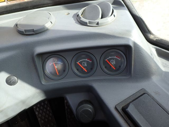 527699-24 Loader Volvo L50C -99 EML698