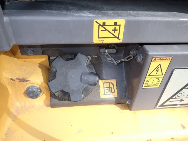 527699-32 Loader Volvo L50C -99 EML698