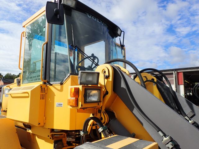 527699-34 Loader Volvo L50C -99 EML698