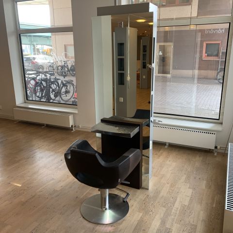 699151-1 Hairdressing station with chair MG Bross