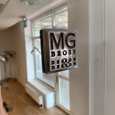 699151-14 Hairdressing station with chair MG Bross