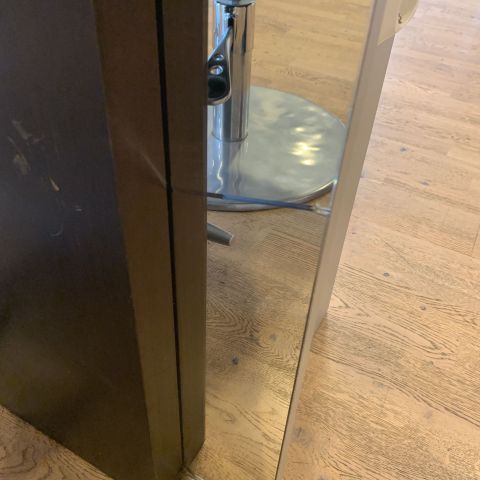 699156-9 Hairdressing station with chair and saddle chair MG Bross