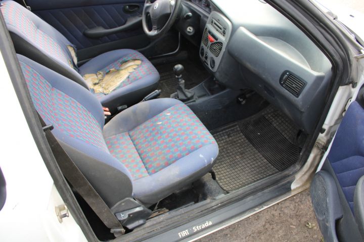 706309-17 Fiat Strada 1.9 MultiJet (Rep. Object)