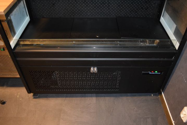 646393-5 Wall cooler Adexa BLF-1366 with night curtain (131x66x200 cm)