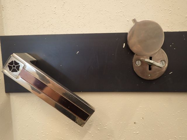 687684-6 Safe Rosengrens