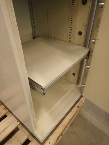 687684-9 Safe Rosengrens