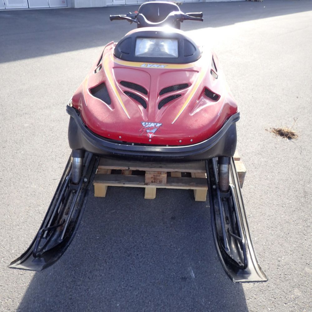 Snowmobile Lynx 5900 -96 Reg no GXU430