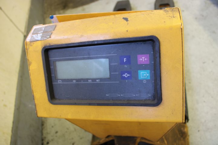 690959-2 Pallet puller with scale