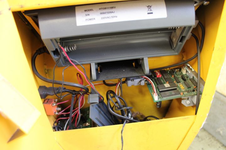 690959-3 Pallet puller with scale