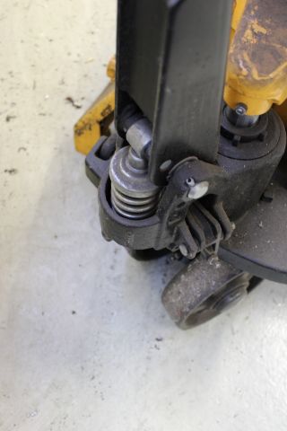 690959-7 Pallet puller with scale