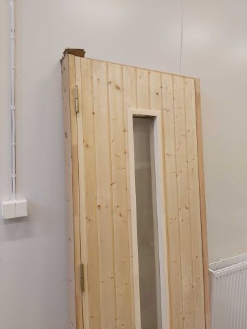 576356-3 Bastudörr med karm