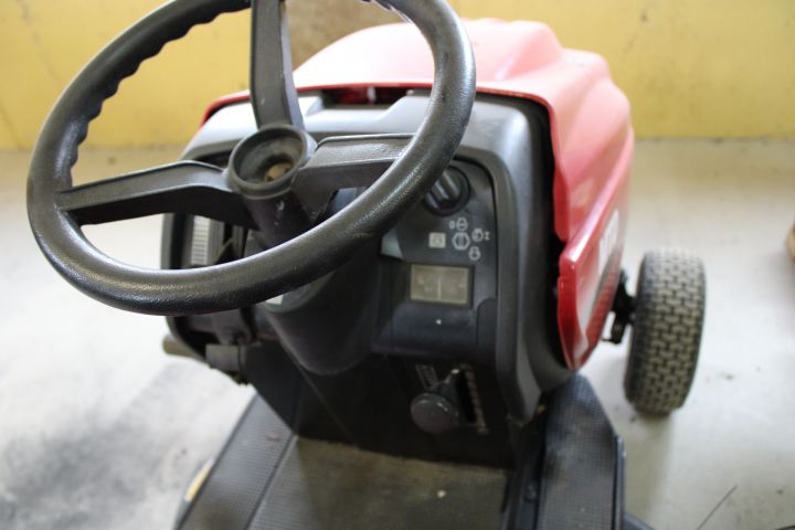 691004-6 Riding lawn mower, MTD B 115