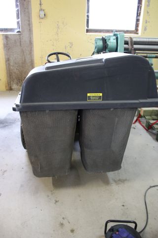 691004-8 Riding lawn mower, MTD B 115