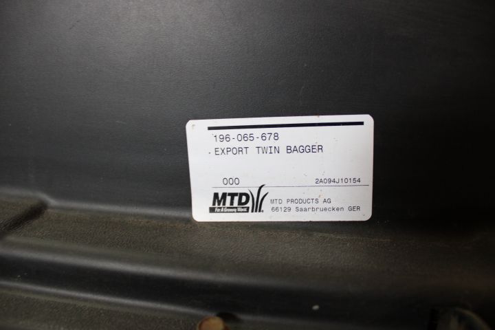 691004-21 Riding lawn mower, MTD B 115