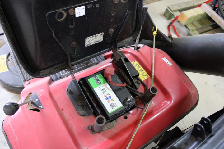 691004-24 Riding lawn mower, MTD B 115