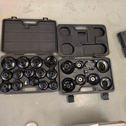 707862-1 Stool with mixed equipment from a car workshop