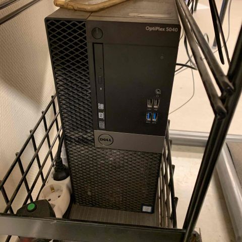 707862-14 Stool with mixed equipment from a car workshop