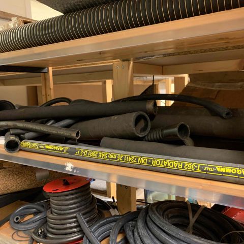 707862-18 Stool with mixed equipment from a car workshop