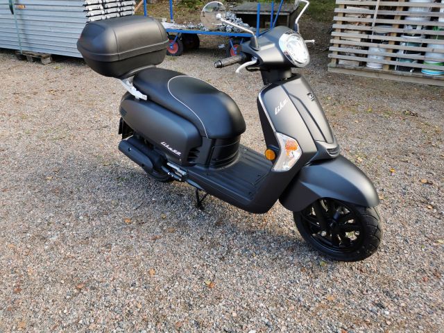 709238-4 :U moped KYMCO LIKE 50 -17 (YWN629)