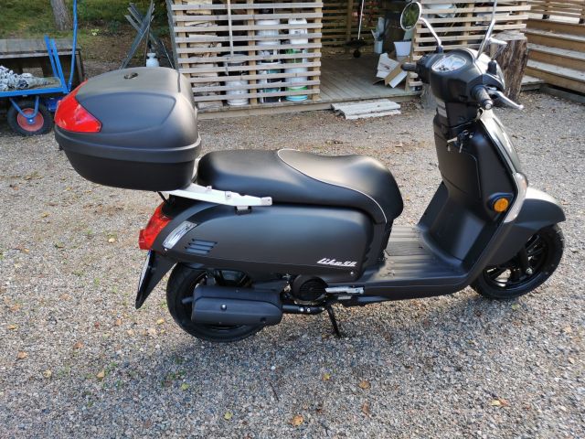 709238-5 :U moped KYMCO LIKE 50 -17 (YWN629)