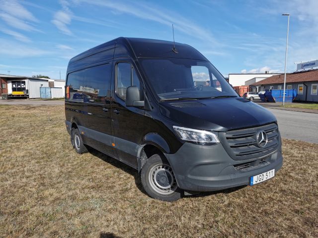 709252-3 Mercedes-Benz Sprinter 319 CDI Box RWD Rear Lift (190hp) - 2020 JGD511