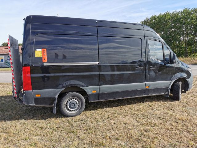 709252-5 Mercedes-Benz Sprinter 319 CDI Box RWD Rear Lift (190hp) - 2020 JGD511
