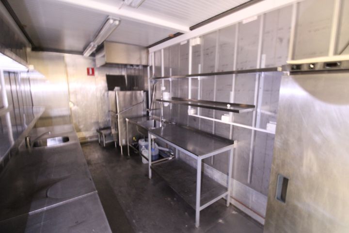 699164-18 Isolerad kökscontainer 40" med full köksutrustning från Electrolux