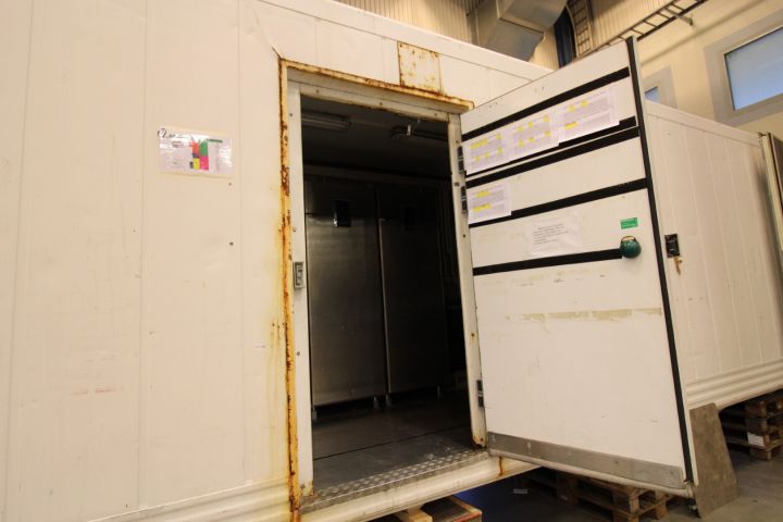 699164-23 Isolerad kökscontainer 40" med full köksutrustning från Electrolux