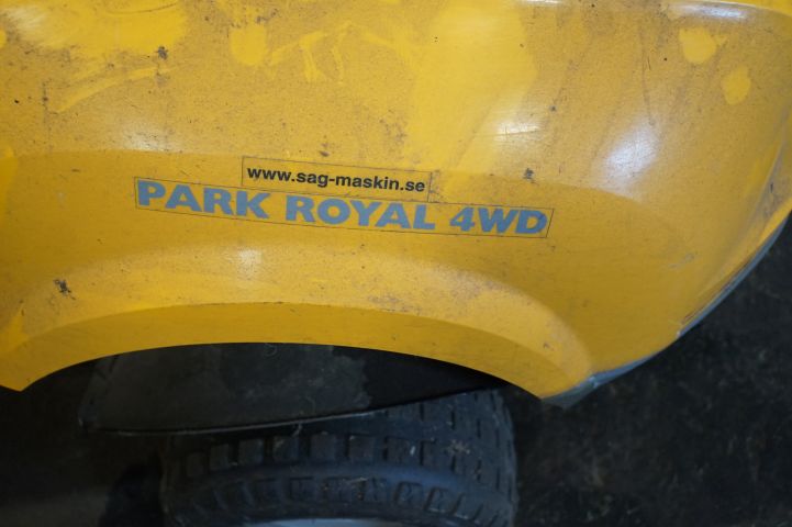 649427-4 Gräsklippare "Stiga Park Royal 4WD"