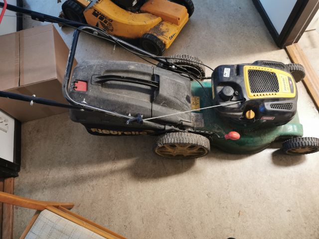 682180-5 Lawn mower Fleurelle FBM 46 RH