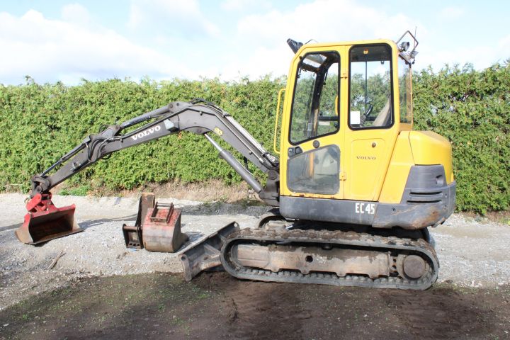 708090-6 Track excavator Volvo EC 45 -04