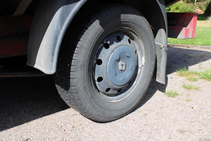 691043-16 Truck, Renault Master Chassis Cab 2.2 dCi Manual, 90hp, 2002