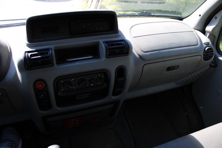 691043-21 Truck, Renault Master Chassis Cab 2.2 dCi Manual, 90hp, 2002