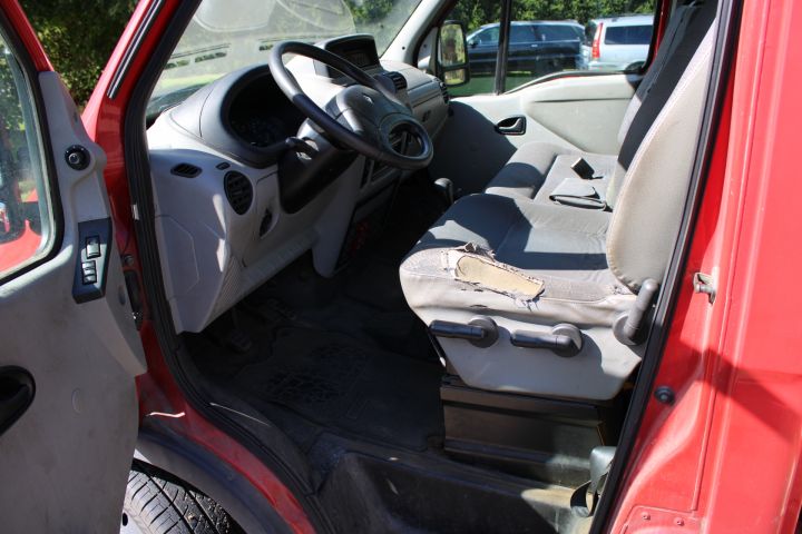 691043-23 Truck, Renault Master Chassis Cab 2.2 dCi Manual, 90hp, 2002