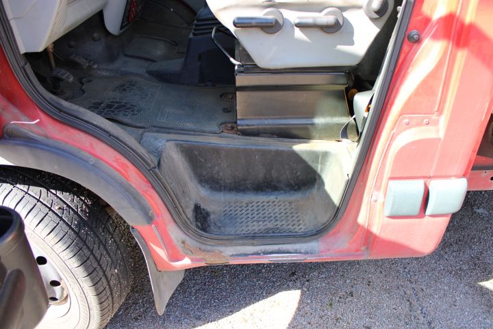 691043-27 Truck, Renault Master Chassis Cab 2.2 dCi Manual, 90hp, 2002