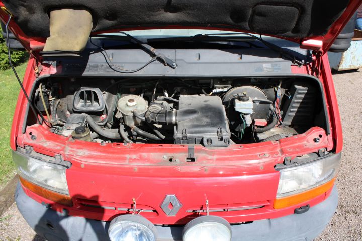 691043-33 Truck, Renault Master Chassis Cab 2.2 dCi Manual, 90hp, 2002