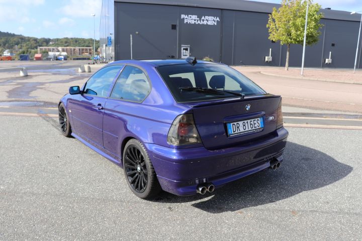 700961-6 BMW 325ti Compact individual M paket -02 ”paddelväxel”