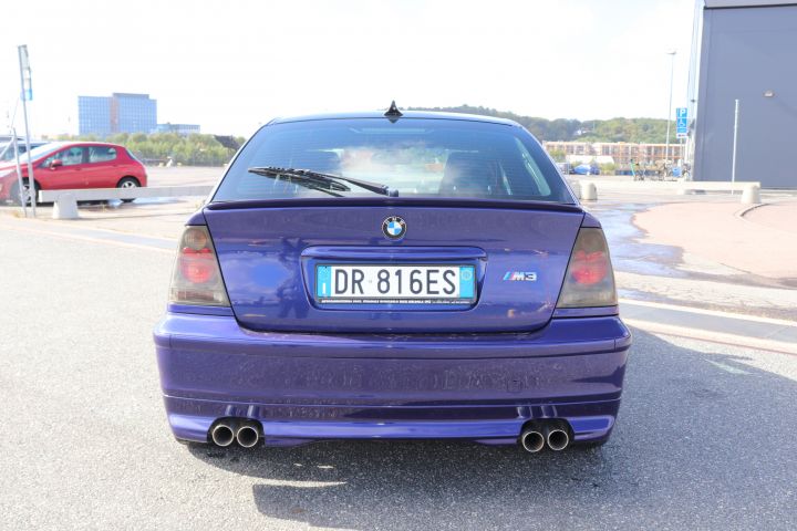 700961-7 BMW 325ti Compact individual M paket -02 ”paddelväxel”