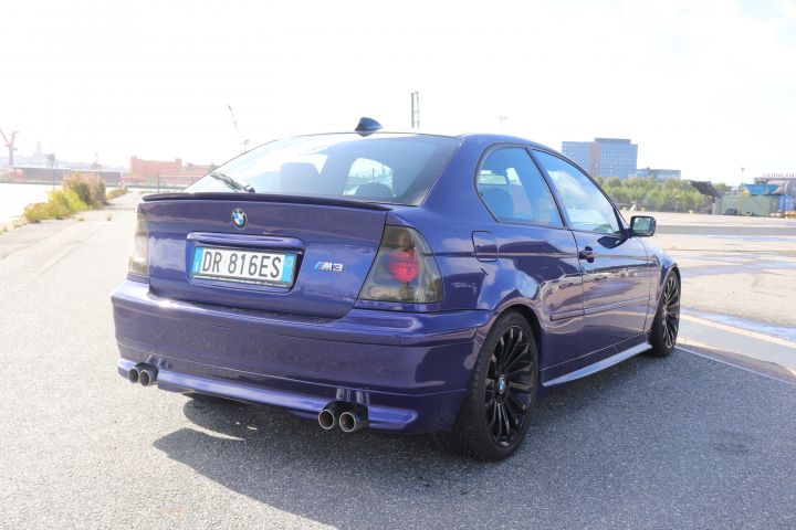 700961-8 BMW 325ti Compact individual M paket -02 ”paddelväxel”