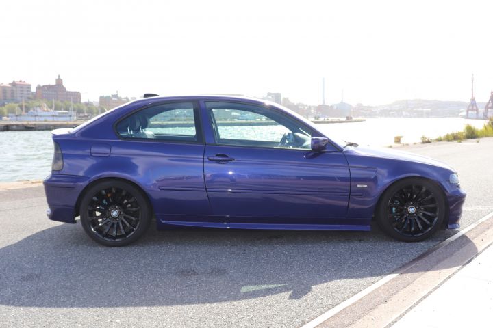 700961-9 BMW 325ti Compact individual M paket -02 ”paddelväxel”