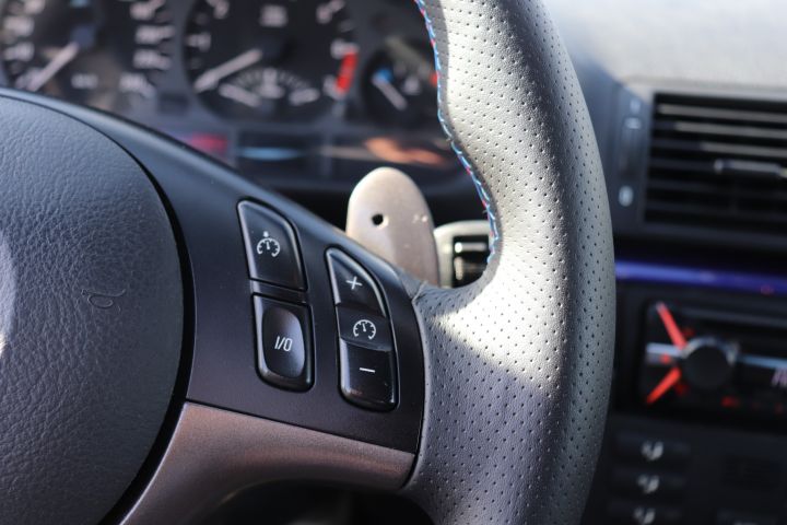 700961-27 BMW 325ti Compact individual M paket -02 ”paddelväxel”