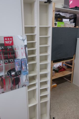 691118-6 Shop fittings / Shelves, i.a. IKEA