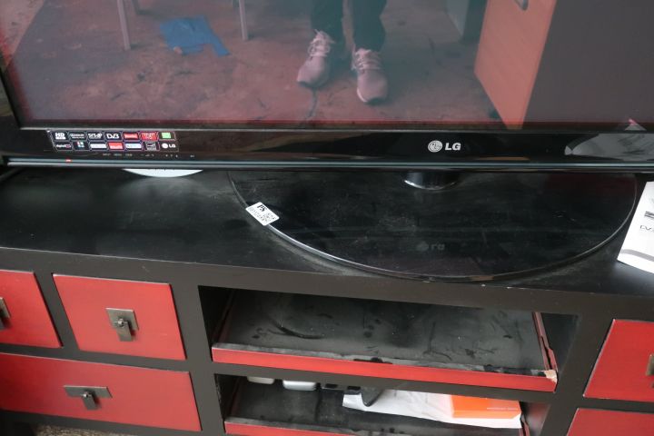 691124-3 Plasma TV, LG 50PQ1000, 50 "