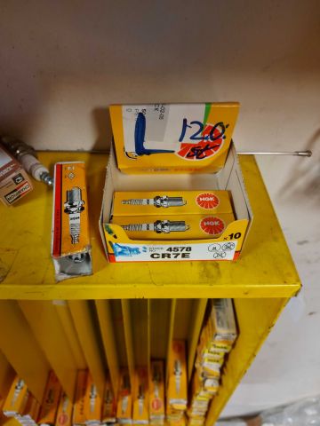 703552-7 Spark plug shelf NGK with contents