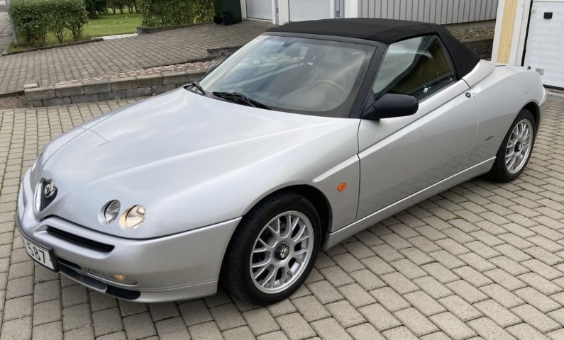 710464-2 Alfa Romeo Spider 916 3.0 V6 1998 (EAX 587)